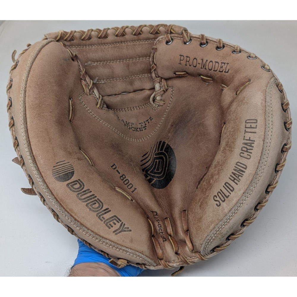 Dudley D-8001 Pro Model Catchers Mitt Softball 36" RHT Right Hand Throw VTG
